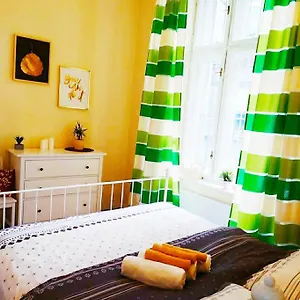  Apartament Beautiful With 1 Bedroom Main Square