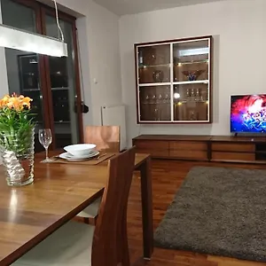  Apartament Quiet And Spacious With Garage Option